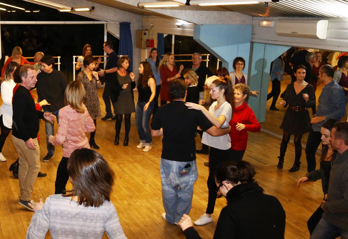 École de danse : cours à Biganos, Bordeaux, Cestas, Eysines, La Brède, Lormont, Mérignac, Saint-André de Cubzeac, Talence